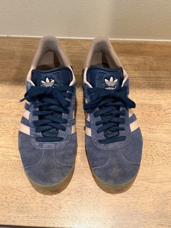 adidas Gazelle Navy Blue & Cream Sneakers Mens 8 / Womens 9.5 - Picture 3 of 8